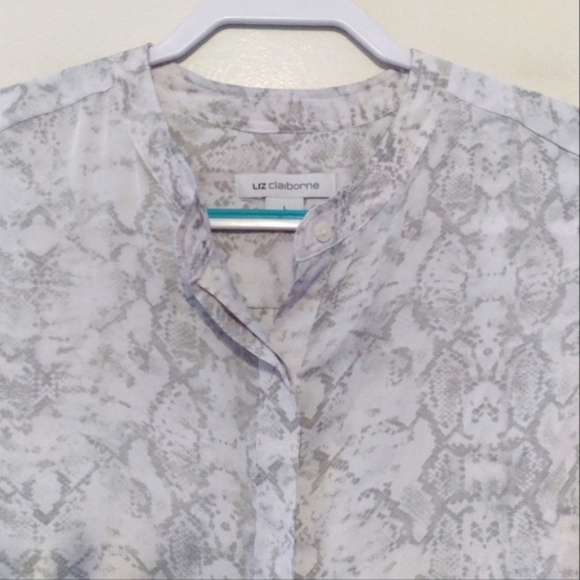 Liz Claiborne  Gray and White  Snakeskin Print Top - Picture 4 of 7